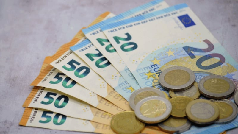 Ціни в ЄС зростають швидше за очікування: інфляція в листопаді — 2,2%