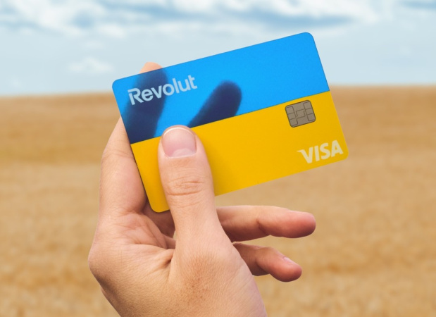 Клієнти Revolut в Україні отримали повідомлення про примусове закриття рахунків: що відомо