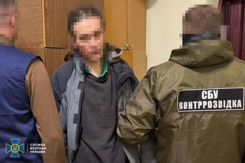 Корректировал удары по Черновцам и призывал к атакам на запад Украины: СБУ задержала 35-летнего агента рф
