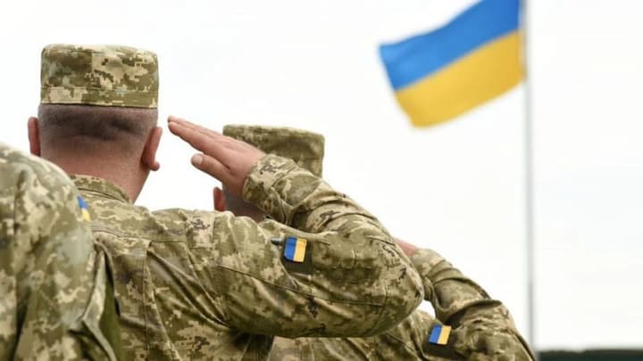 Опрос: украинцы больше всего доверяют ВСУ, меньше всего - Верховной Раде