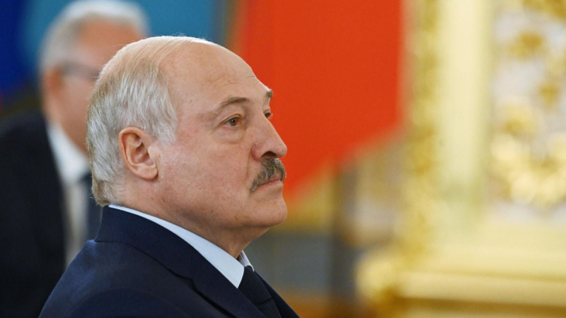 Освобождение политзаключенных в Беларуси: Лукашенко в последний момент изменил планы и вышел на контакт с Украиной