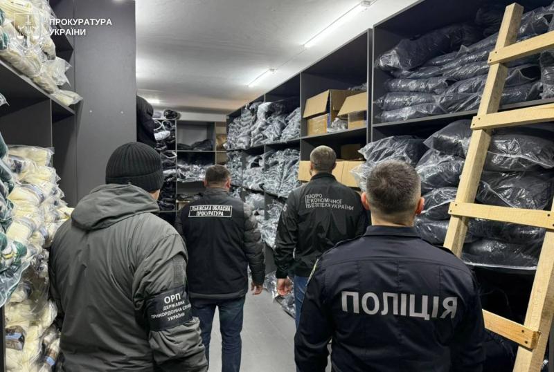 Подделки на 14 млн грн: правоохранители разоблачили незаконное производство премиальной одежды на Львовщине
