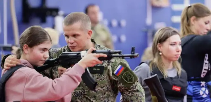 Подростков Донетчины готовят к войне - ЦНС