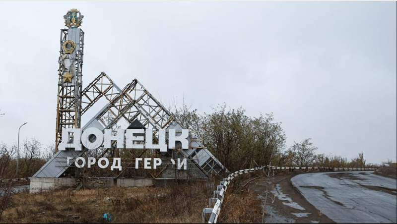 Сеть поразило видео из Донецка: Россия заставила дончан идти на крайние меры