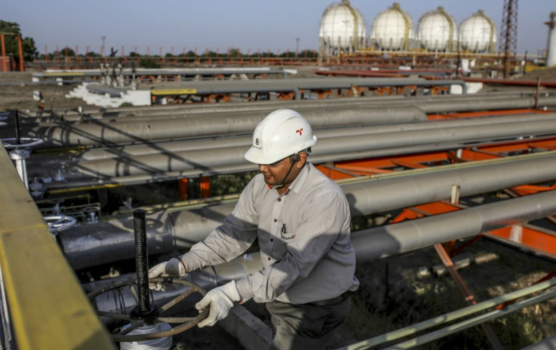 Скидки на "токсичную" нефть из РФ достигли рекорда – Reuters называет причину