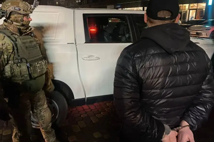 Требовали 200 000 долларов и совершали разбой в отношении предпринимателей: троим жителям Винницкой области объявлено подозрение