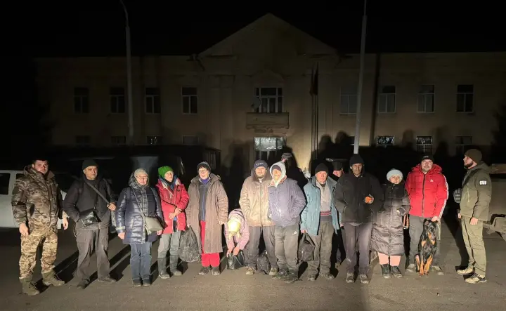 Украинские военные и СБУ эвакуировали 13 человек из центра Купянска