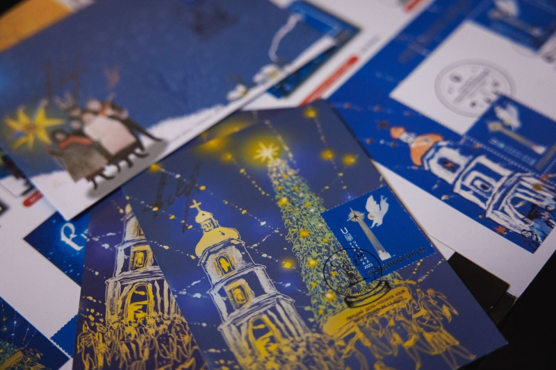 Укрпошта випустила нову святкову марку «Різдвяний Янгол» (фото)
