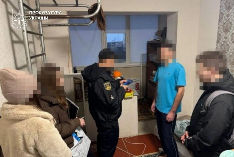 В Хмельницкой области разоблачили преступную группу, которая контрабандой ввозила и продавала лекарства онлайн