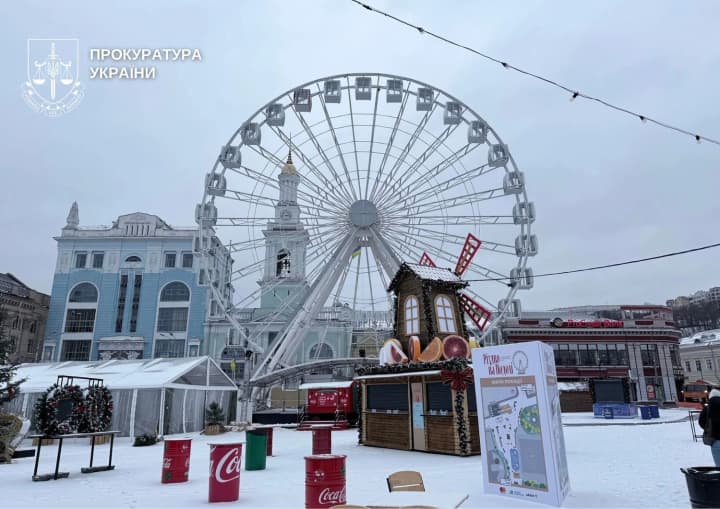 В Киеве могут закрыть колесо обозрения на Подоле из-за неудовлетворительного состояния конструкций