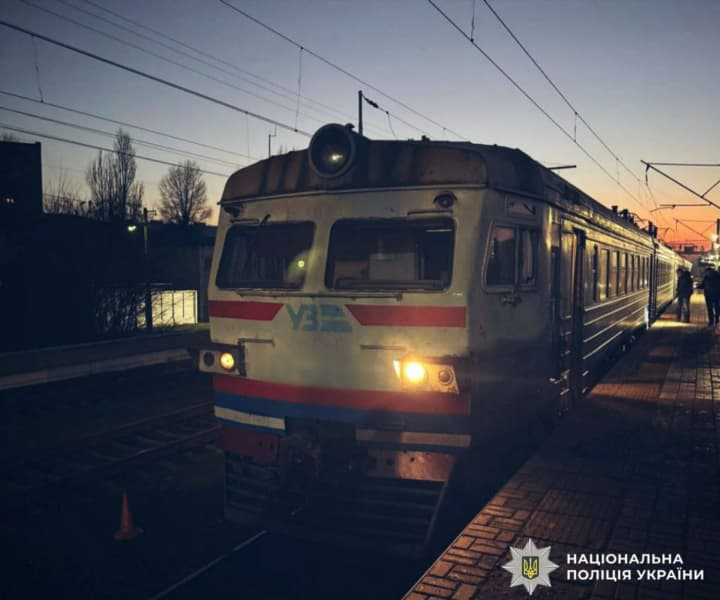 В Киевской области поезд сбил юношу: правоохранители устанавливают обстоятельства
