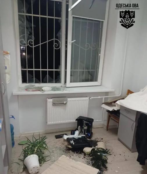 В Одесской области в результате вражеского ночного обстрела повреждена поликлиника