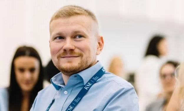 З Кабміну пішов чиновник, який був куратор програм «єОселя» та «Національний кешбек»