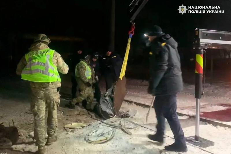 Атака рф на Киев 24 января: полиция обезвредила боевую часть ракеты "Искандер-М" весом полтонны