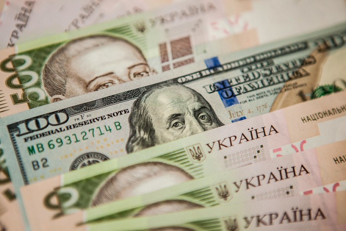 НБУ знизив офіційний курс долара на 19 копійок