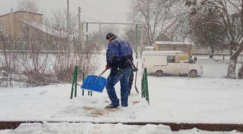 Непогода в Украине 11 января: движение общественного транспорта в Харькове затруднено из-за снегопада