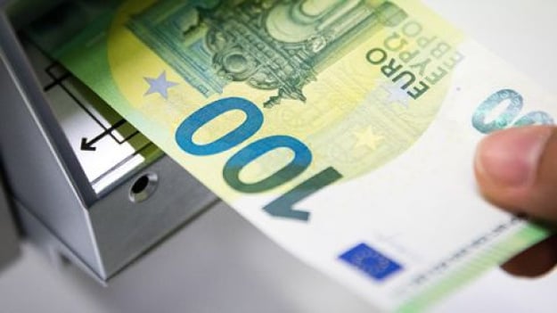 Офіційний курс євро вперше перетнув позначку 51 гривня