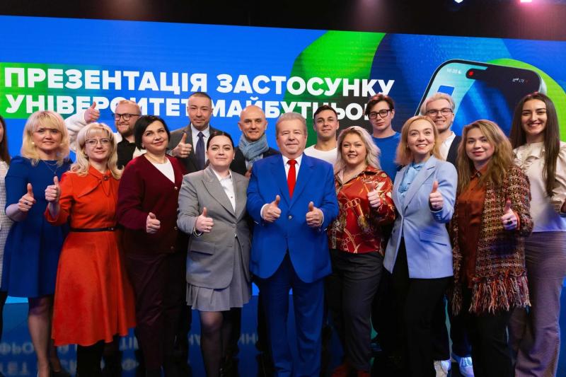 Поплавский презентовал образовательное приложение "Университет в смартфоне" - персональный AI-ассистент и обучение 24/7