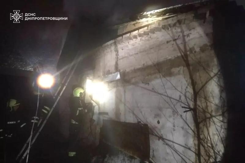 Пожар в Днепре 3 января: огонь охватил площадь 60 кв. метров, погиб мужчина