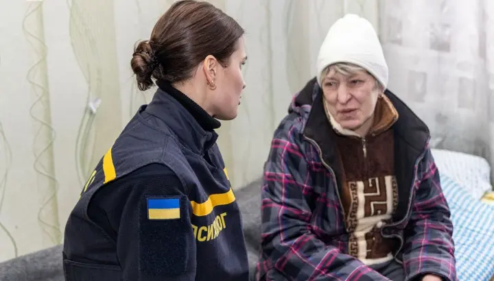 россияне повредили общежитие в Харькове: переселенцев перевезли, с ними работали психологи ГСЧС