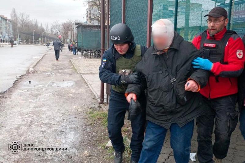 российские обстрелы Днепропетровщины и Запорожья: есть погибший и многочисленные раненые и разрушения домов