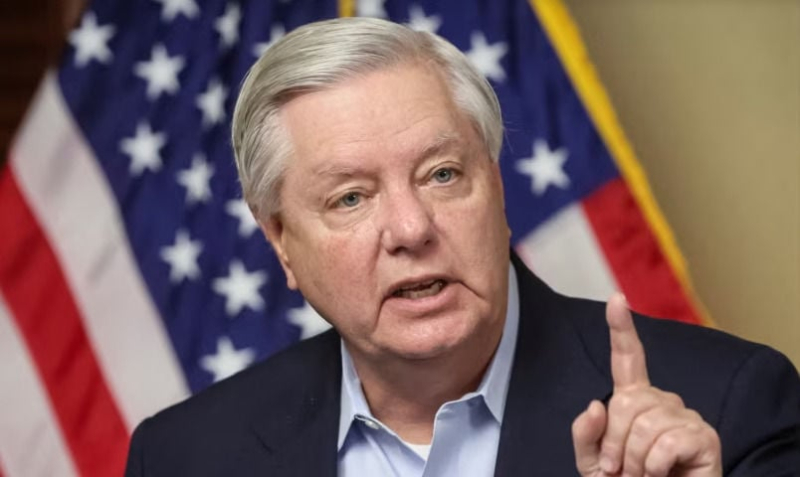 Сенатор Грэм послал охваченному протестами Ирану сигнал от Трампа: "Долгий кошмар скоро закончится"