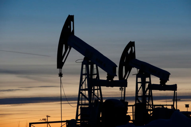 Сосед России огромными объемами скупает ее нефть дешевле иранской
