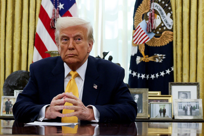 Трамп пообещал помощь протестующим в Иране, пытающимся свергнуть Хаменеи