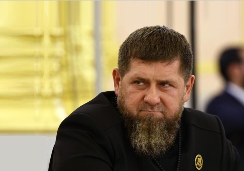 У Кадырова отказали почки, в Чечню срочно съехались представители семейного клана - разведка