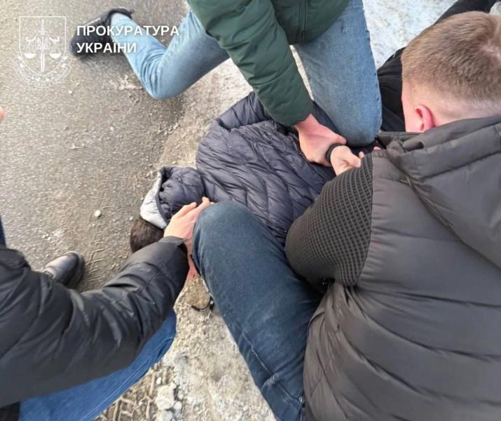 В Киевской области мужчина обманул людей почти на 800 тыс. гривен, продавая несуществующие генераторы и оборудование