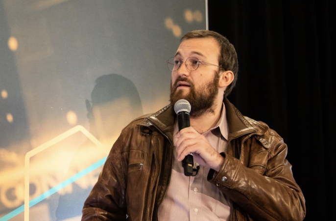 Засновник Cardano вимагає відставки криптоцаря Трампа через провал у галузі