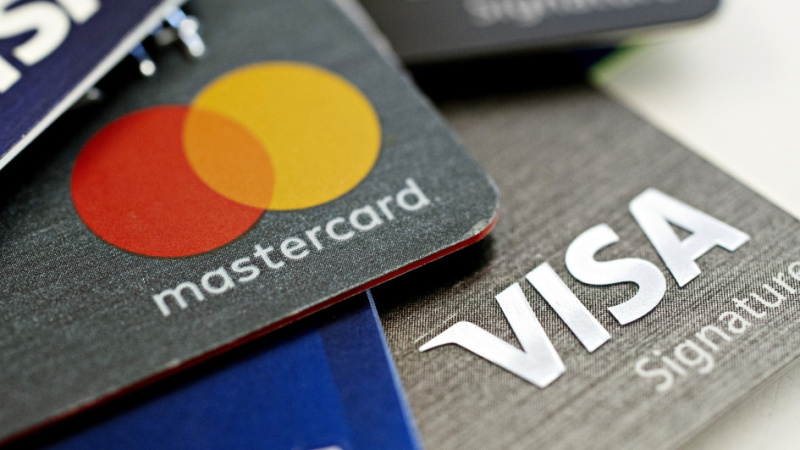 Головне за понеділок: в Європі скорочують залежність від Visa та Mastercard, євро різко зросло