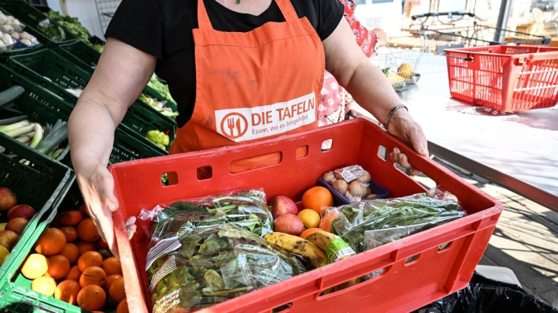 "Я просто в шоке", – украинец удивил Сеть набором продуктов для беженцев в Германии