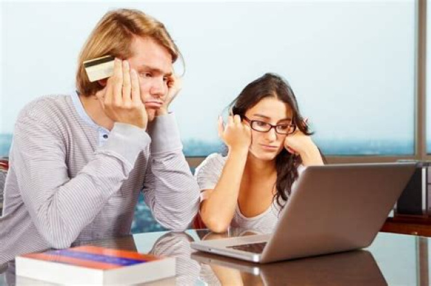 Кому відмовили банки й люди у скруті: експерт пояснив, хто частіше бере мікропозики