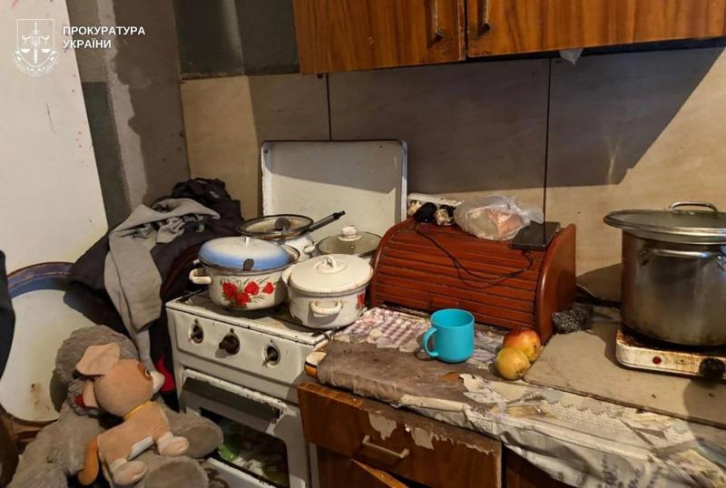 Младенец с туберкулезом и двухлетний ребенок с ожогами: на Львовщине изъяли семерых детей из многодетной семьи