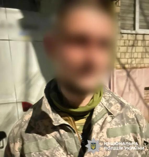 Мужчина бросил гранату во время конфликта в Черновцах, трое травмированы
