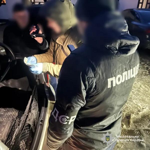 На Волыни задержали двух должностных лиц ТЦК, которые за деньги "решали вопросы" воинского учета