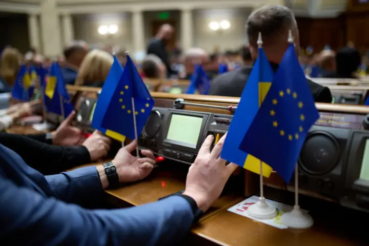 Общенациональную минуту молчания закрепили на законодательном уровне