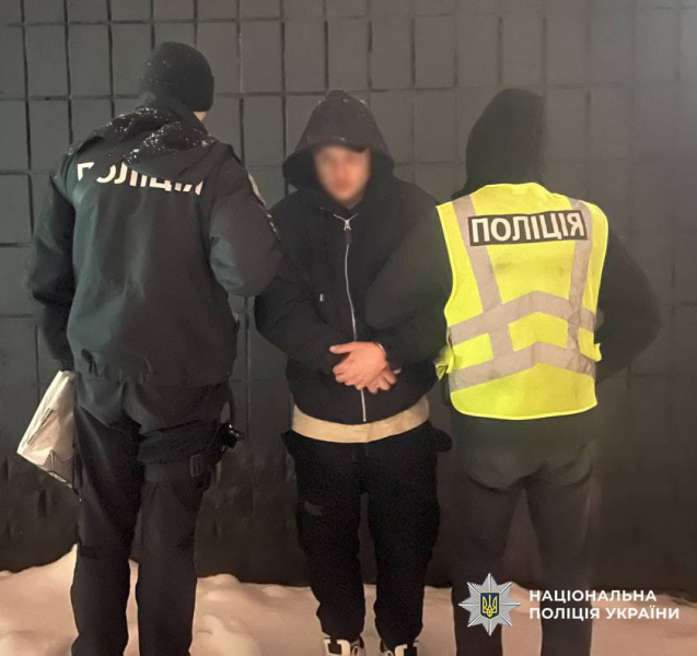 Полиция задержала киевлянина, который по заказу сжег семь автомобилей Сил обороны Украины