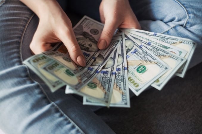 Приватні перекази в Україну у січні впали майже на $1,4 млрд