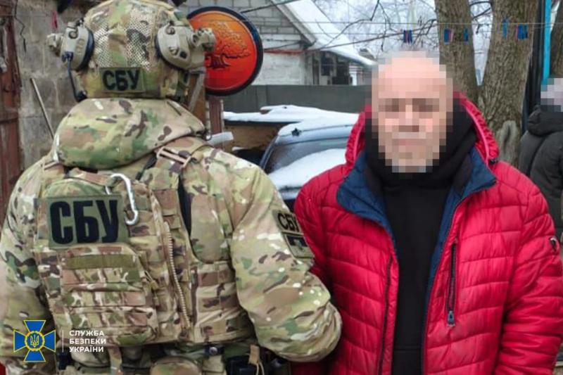 Пытались наладить сбыт оружия - СБУ и полиция задержали четырех мужчин