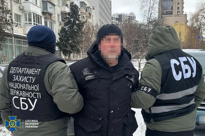 Пытались наладить сбыт оружия - СБУ и полиция задержали четырех мужчин
