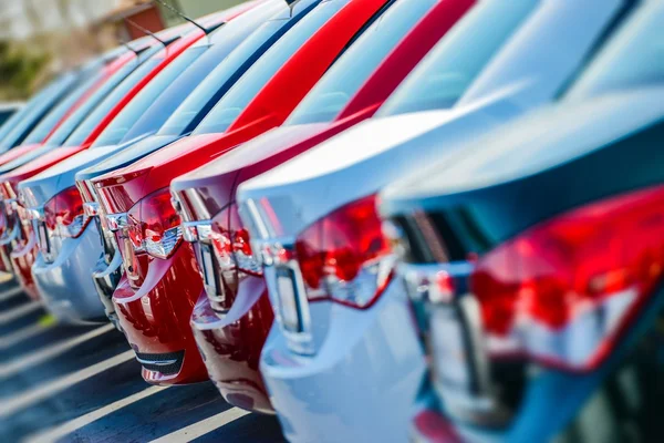 В Україні на 20% зріс попит на вживані авто зі США. Топ-5 найпопулярніших моделей