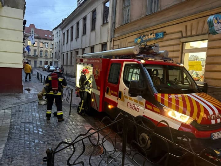 Во Львове произошел взрыв газа в жилом доме, пострадали два человека