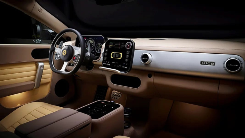 Ferrari представила перший електромобіль, який розробляв дизайнер Apple (фото)