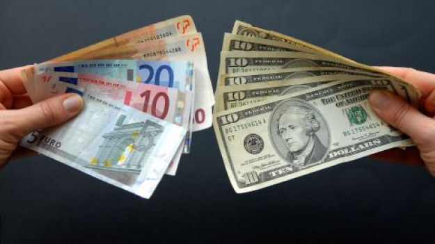 Курс валют на понеділок: долар в банках пішов вгору