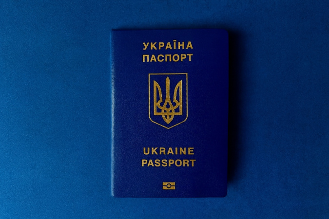Отримати паспорт за кордоном стане простіше — Сибіга