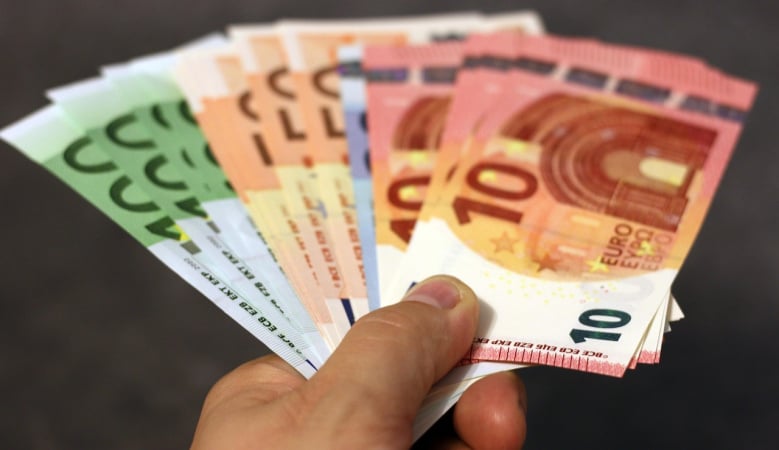 Зарплата 100 000 євро: де в Європі після податків залишиться найбільше грошей