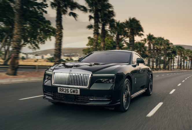 Rolls-Royce оновив електричне купе Spectre: збільшено запас ходу та потужність (фото)