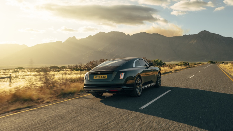Rolls-Royce оновив електричне купе Spectre: збільшено запас ходу та потужність (фото)